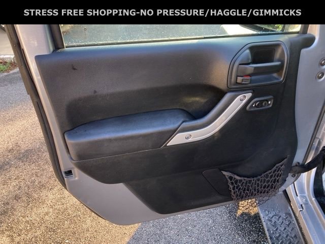 Used 2017 Jeep Wrangler Unlimited Sahara image 15