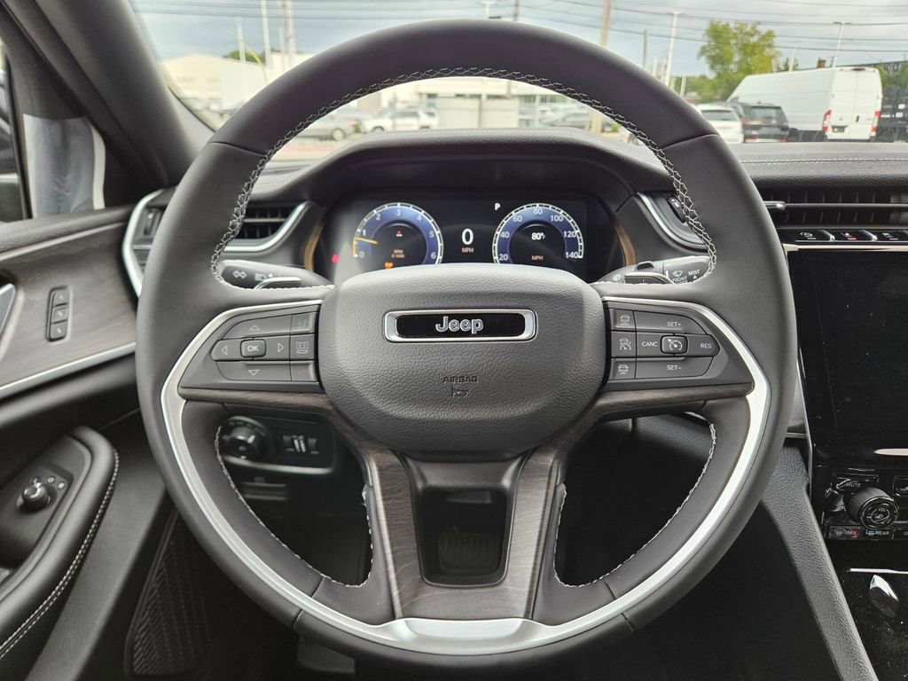 New 2025 Jeep Grand Cherokee Limited image 22