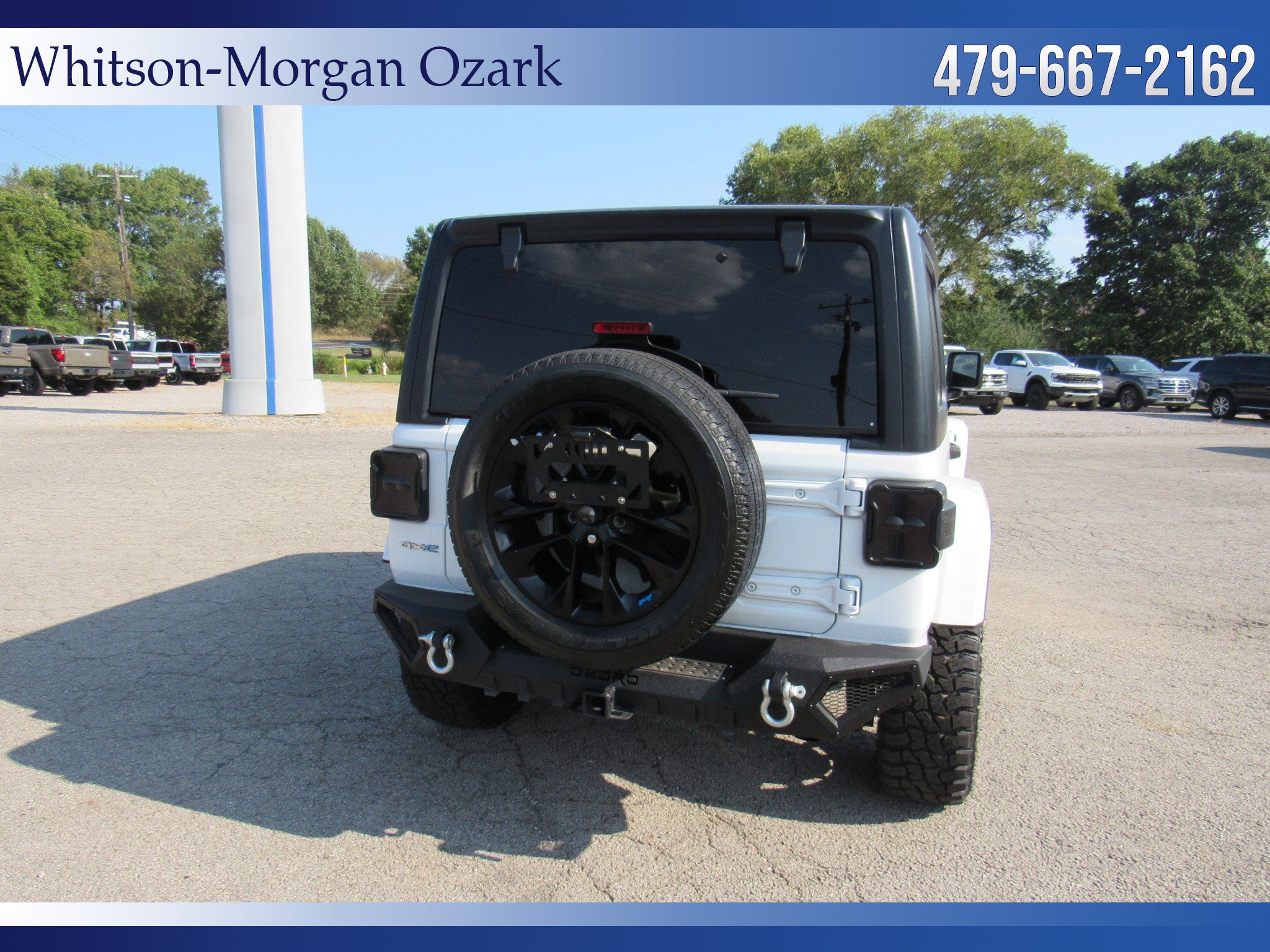 Used 2023 Jeep Wrangler Unlimited Sahara AWD/4WD image 14