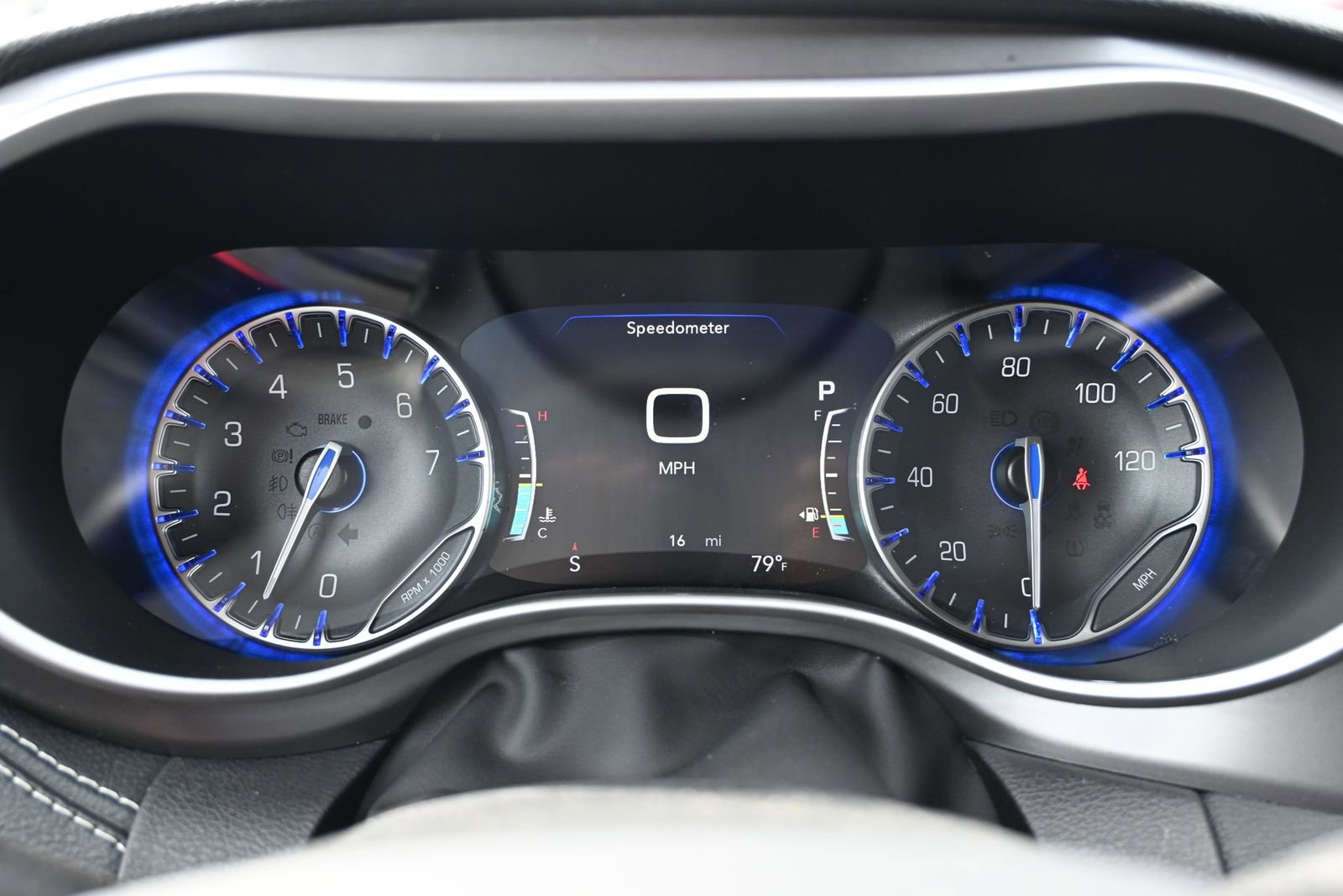 New 2026 Chrysler Pacifica Select image 10