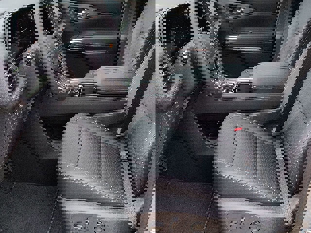 New 2026 Chevrolet Traverse LT w/ Sun and Wheel Package image 18