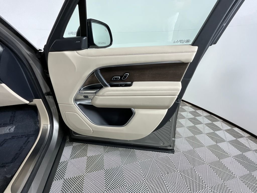 Used 2023 Land Rover Range Rover SE AWD/4WD image 21
