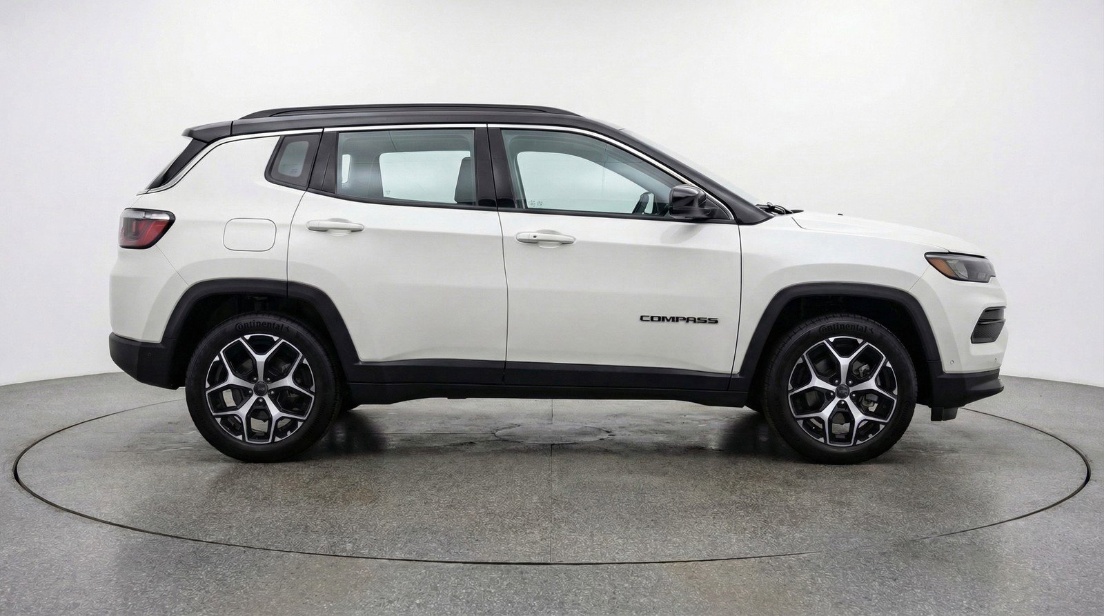 Used 2025 Jeep Compass Limited image 11