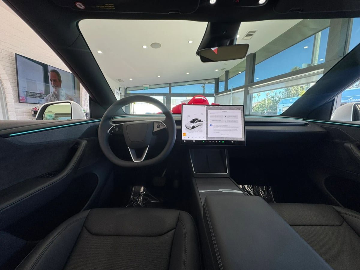 Used 2026 Tesla Model Y 2WD image 28