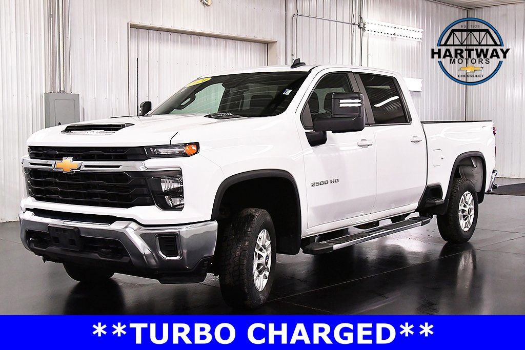 Used 2024 Chevrolet Silverado 2500 LT AWD/4WD image 3