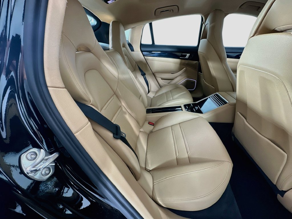 Certified 2021 Porsche Panamera RWD image 30