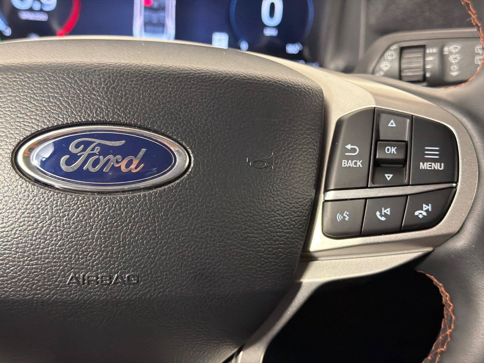 Used 2025 Ford Explorer Active RWD image 28