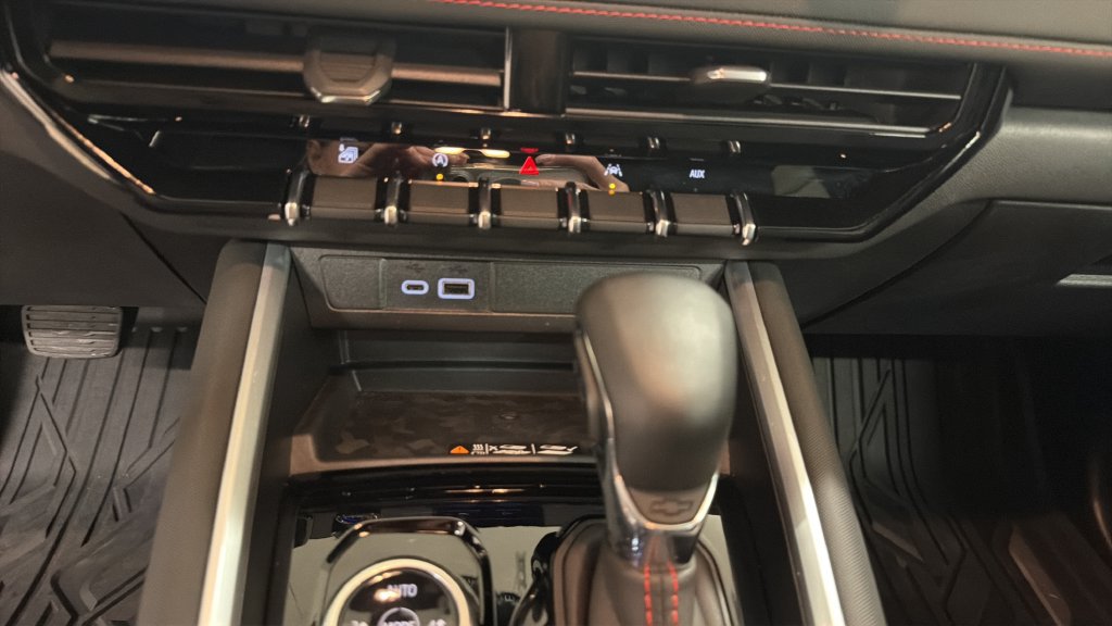 Used 2026 Chevrolet Colorado Z71 AWD/4WD image 19