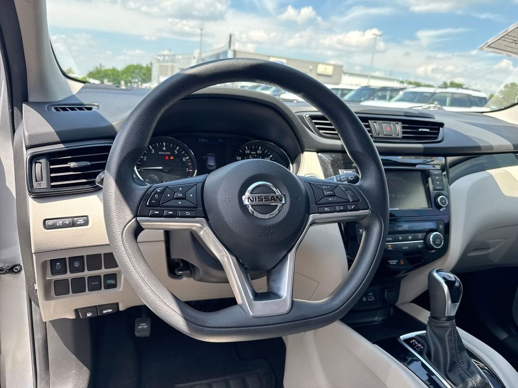 Used 2020 Nissan Rogue Sport SV FWD image 11