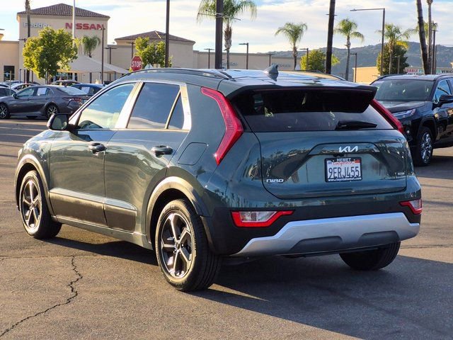 Used 2023 Kia Niro EX image 8