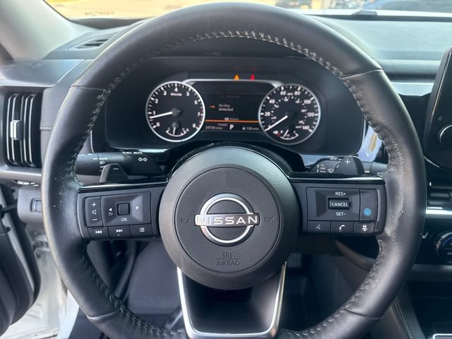 Used 2023 Nissan Pathfinder SL FWD image 11