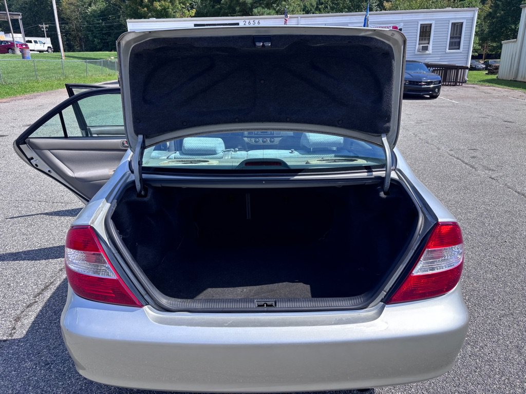 Used 2004 Toyota Camry FWD image 28