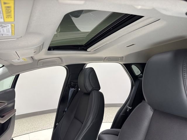 Used 2024 MAZDA CX-30 AWD 2.5 S w/ Premium Package image 2