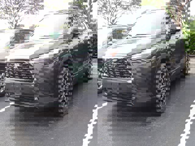 Used 2023 Toyota Corolla Cross XLE w/ Convenience Package image 1