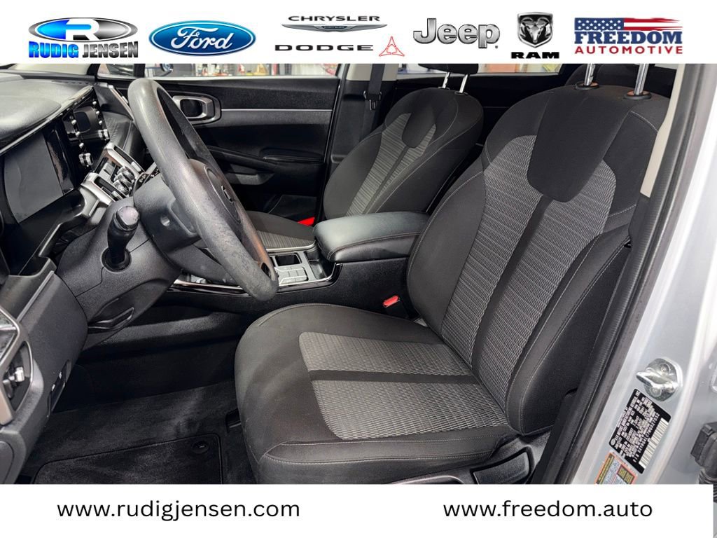 Used 2021 Kia Sorento LX FWD image 11