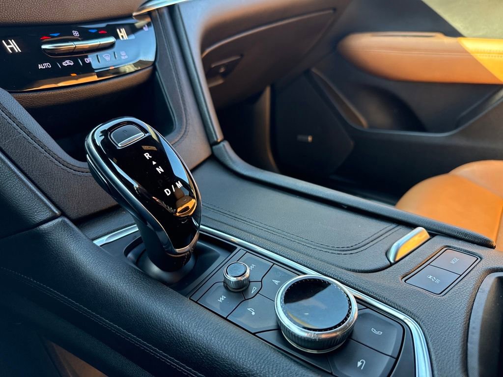 Certified 2022 Cadillac XT5 Premium Luxury image 11