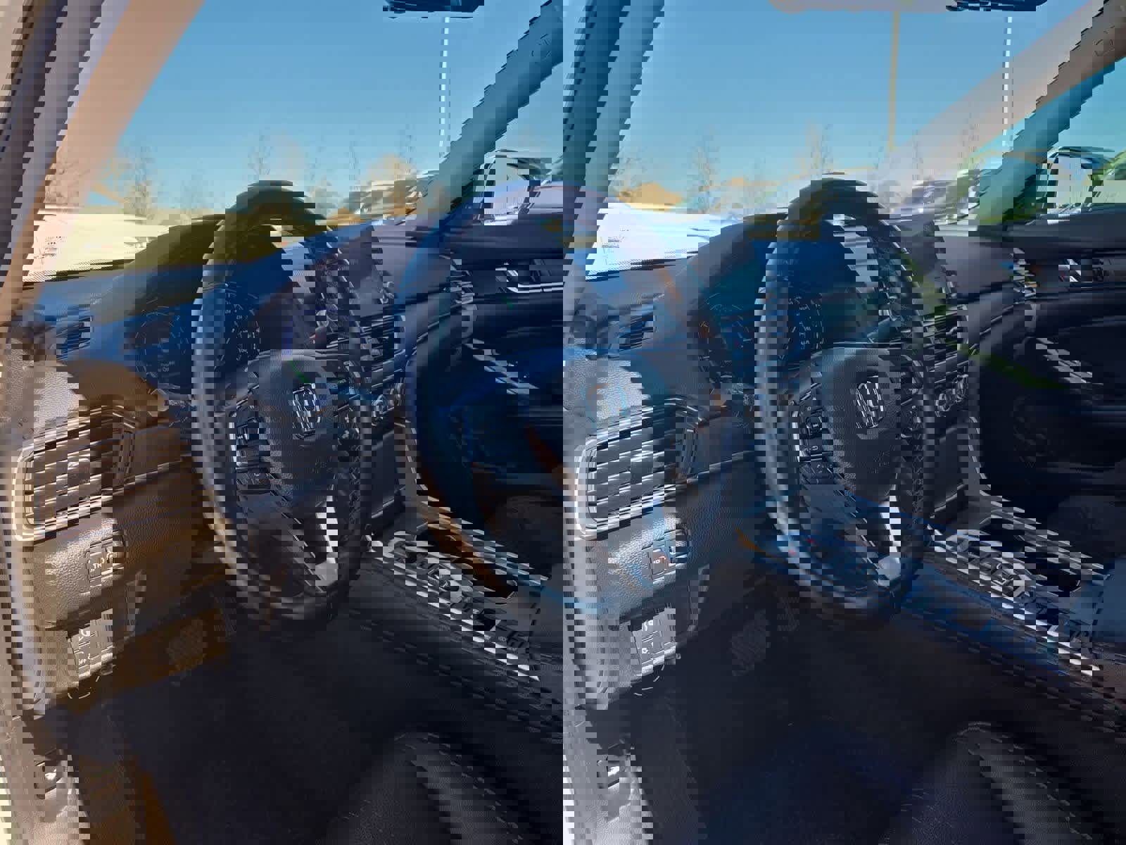 Used 2018 Honda Accord EX-L image 2