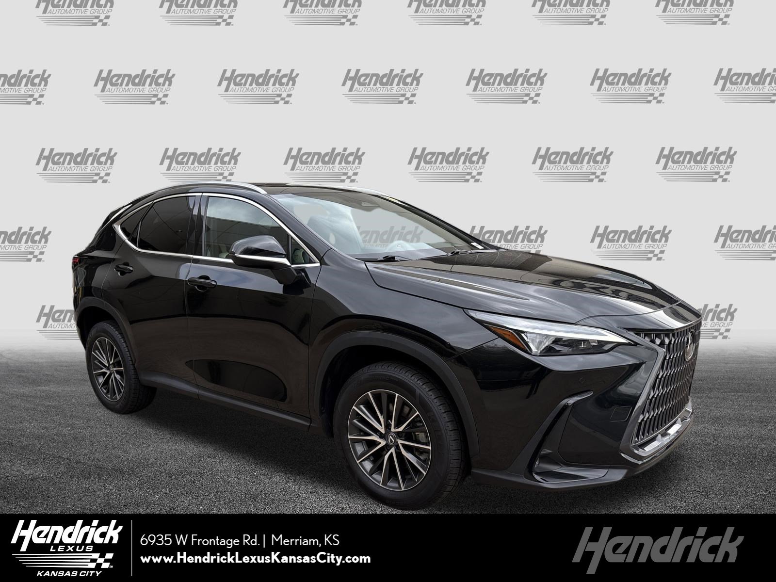 Used 2024 Lexus NX 250 FWD w/ Towing Package (2000 Lbs) image 1