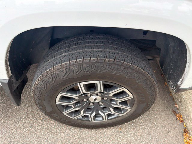 Used 2023 Chevrolet Colorado Z71 w/ Z71 Convenience Package 2 AWD/4WD image 6