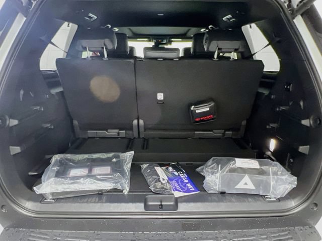 New 2026 Toyota Sequoia Platinum AWD/4WD image 31