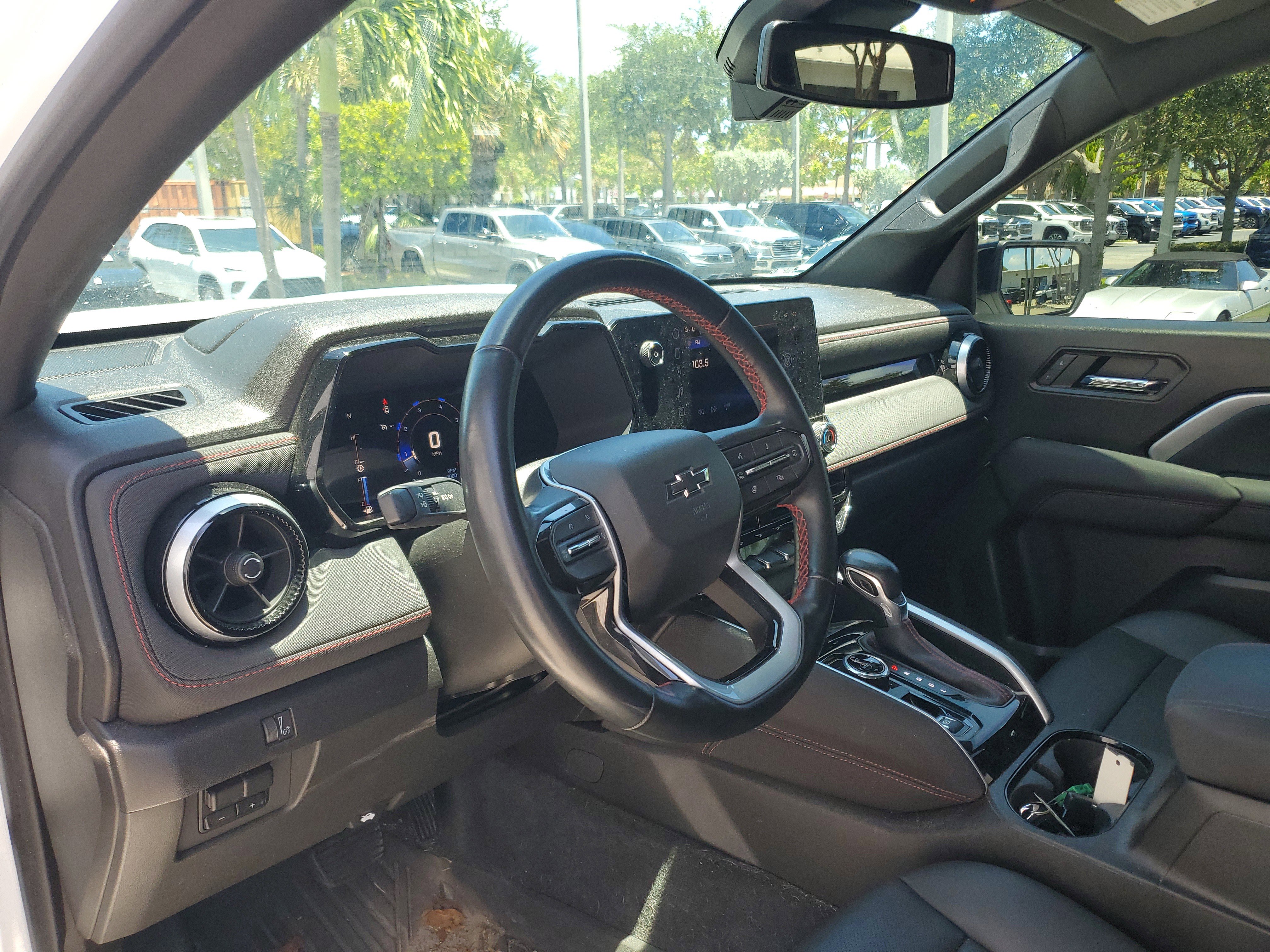 Used 2023 Chevrolet Colorado Z71 w/ Z71 Convenience Package 2 AWD/4WD image 11