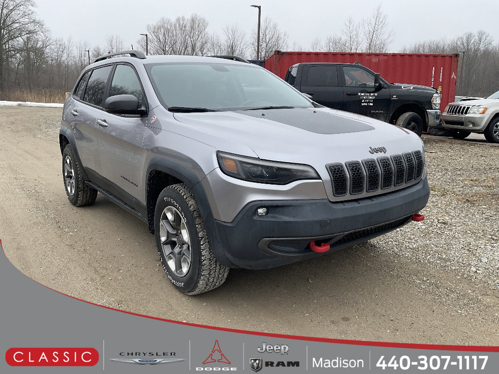 Used 2019 Jeep Cherokee Trailhawk image 1