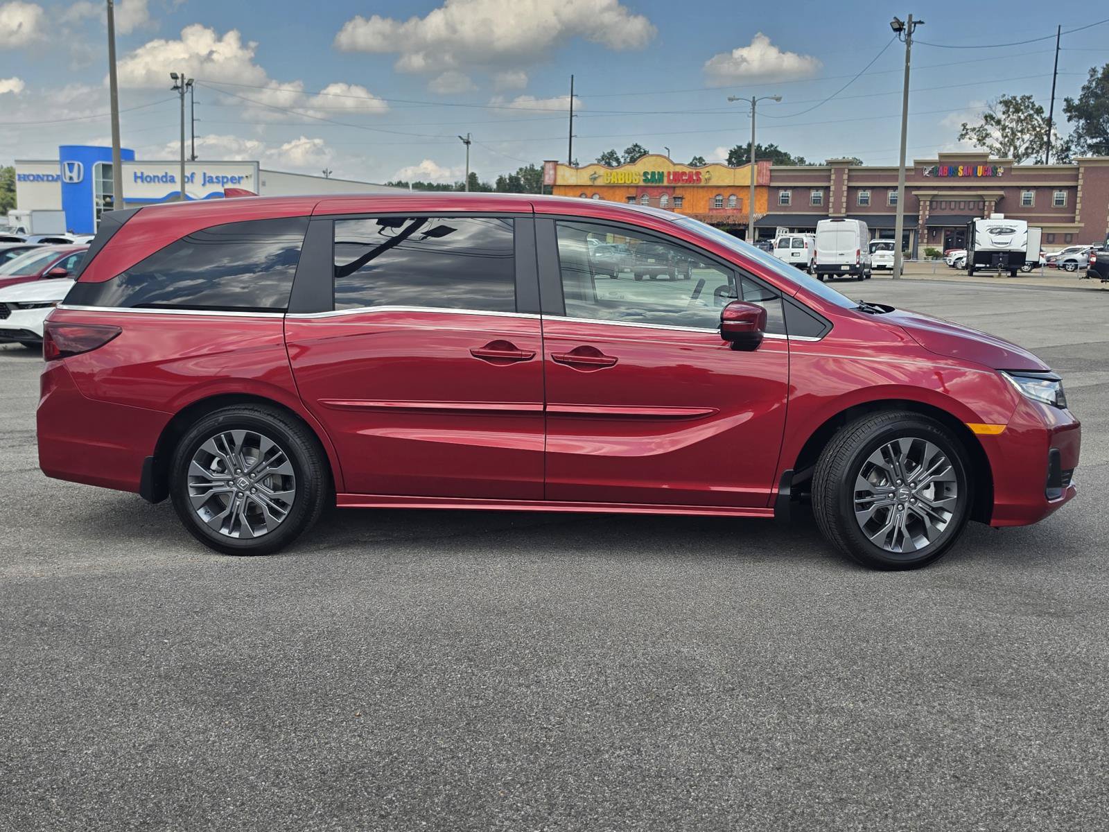 New 2027 Honda Odyssey Touring image 2