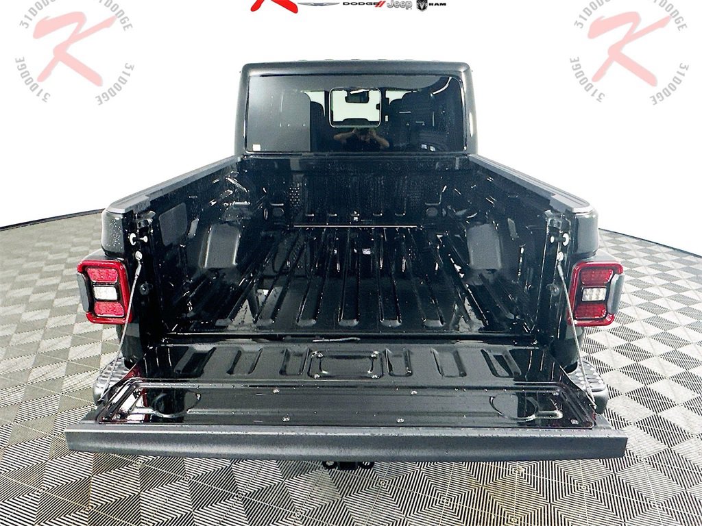 New 2025 Jeep Gladiator Rubicon w/ Convenience Group image 16