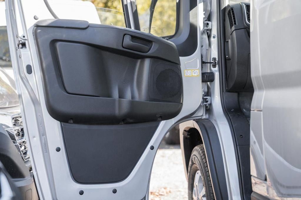 New 2025 RAM ProMaster 2500 w/ Quick Order Package 22G SLT image 31