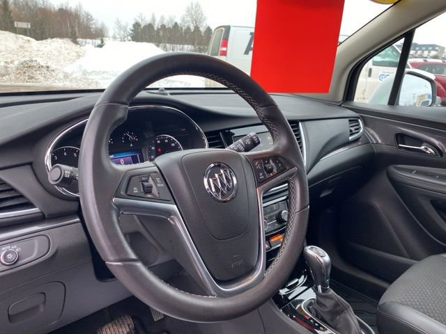 Used 2022 Buick Encore Preferred w/ Safety Package image 32