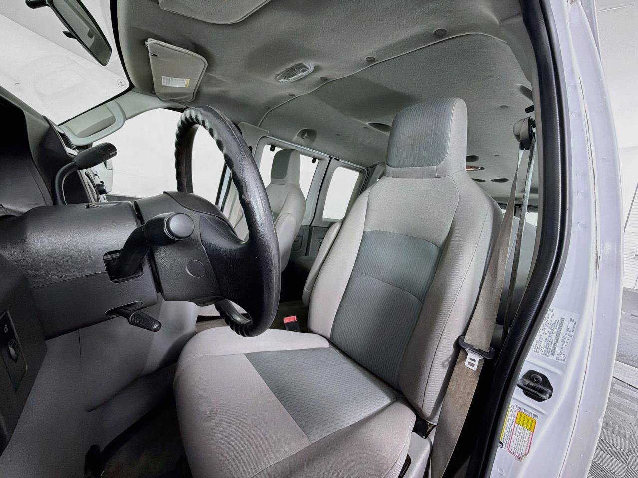 Used 2014 Ford E-350 and Econoline 350 XLT RWD image 29