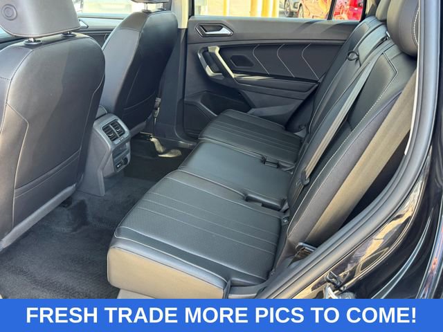 Used 2024 Volkswagen Tiguan SE w/ Panoramic Sunroof Package AWD/4WD image 17