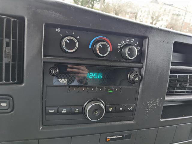 Used 2013 Chevrolet Express 1500 RWD image 19