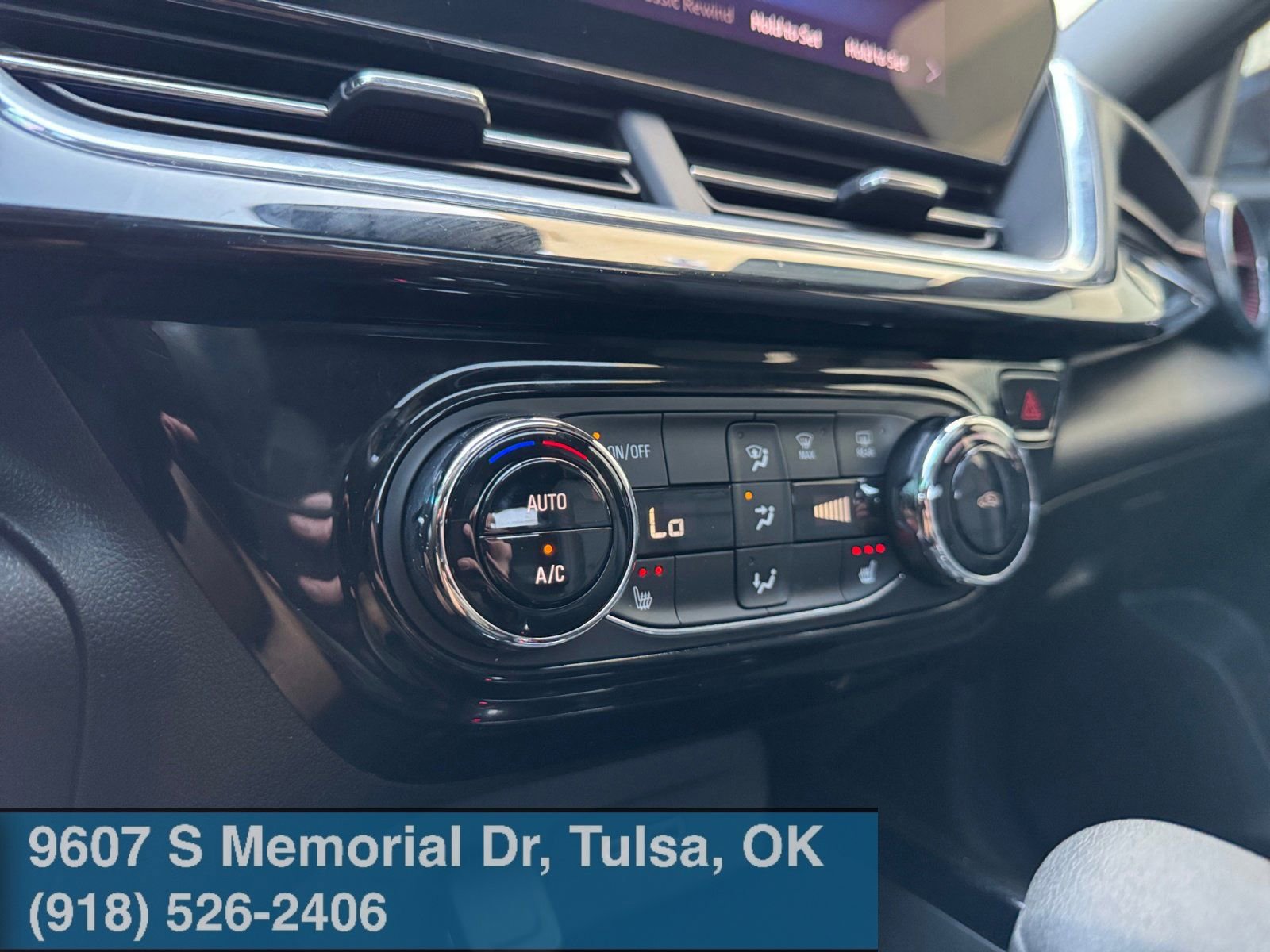 Used 2024 Chevrolet Trax RS w/ Sunroof Package image 23