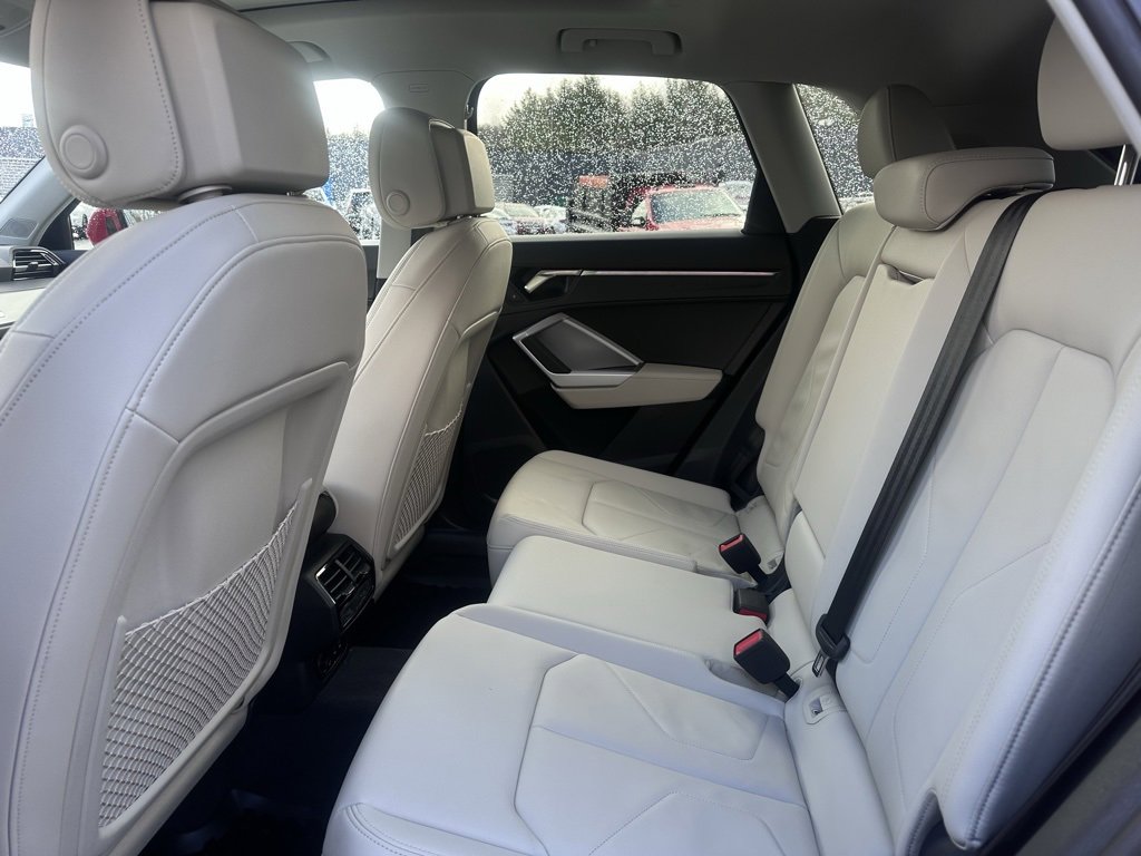 Used 2024 Audi Q3 2.0T Premium Plus w/ Premium Plus Package image 18