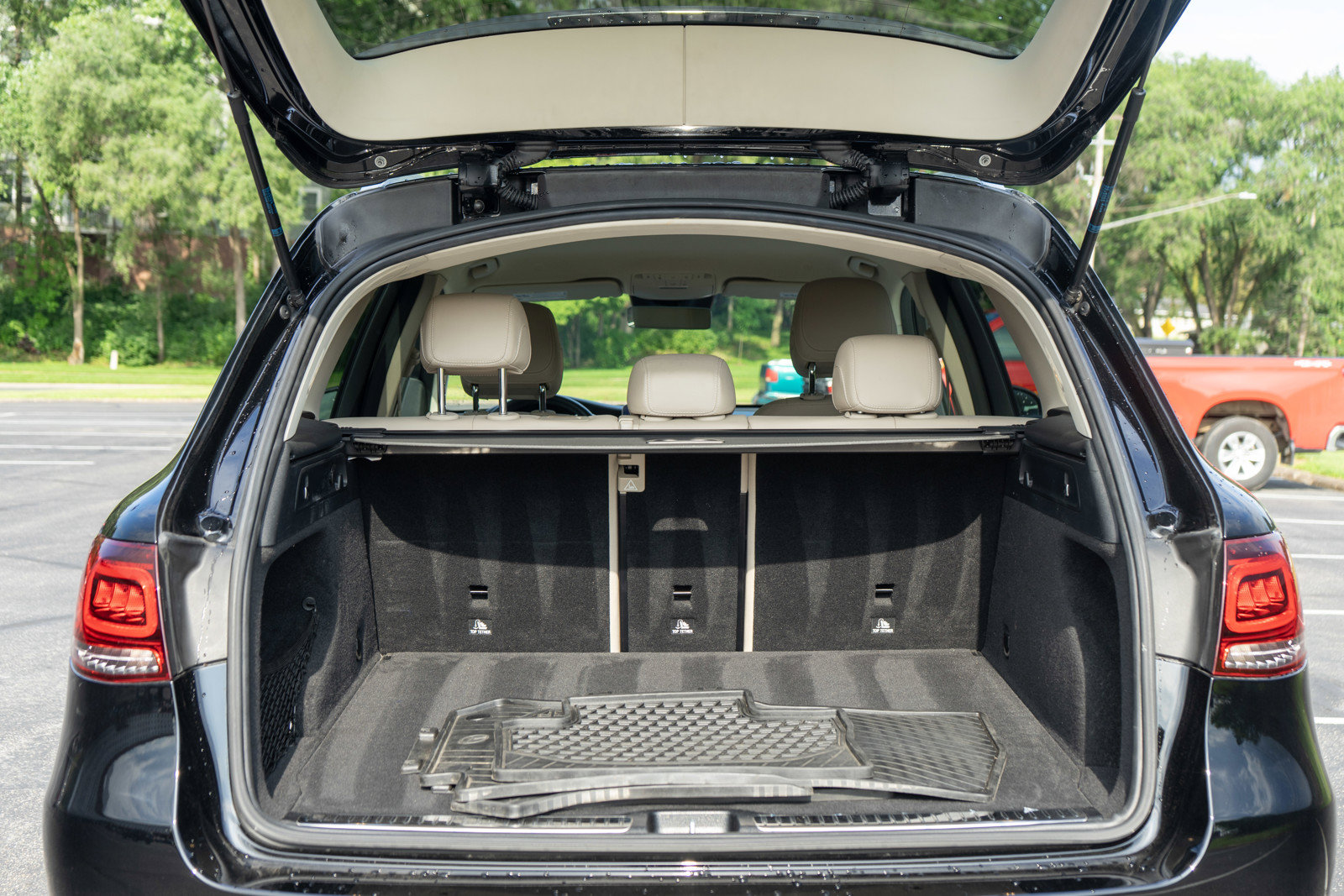 Used 2022 Mercedes-Benz GLC 300 4MATIC image 9
