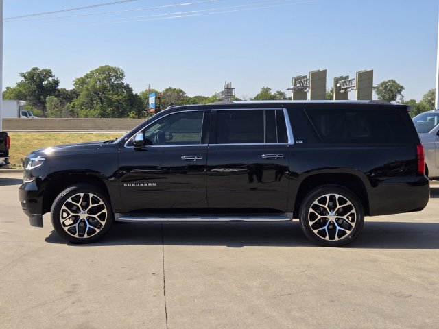 Used 2015 Chevrolet Suburban LTZ RWD image 3