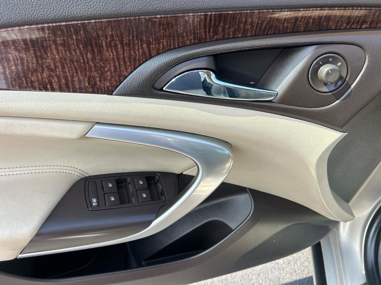 Used 2012 Buick Regal Leather FWD image 12