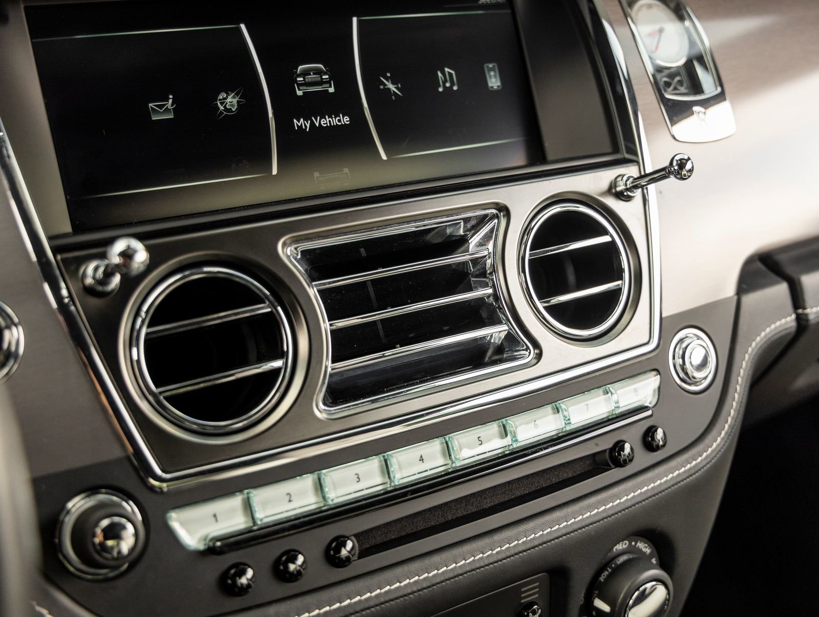 Used 2018 Rolls-Royce Wraith image 40