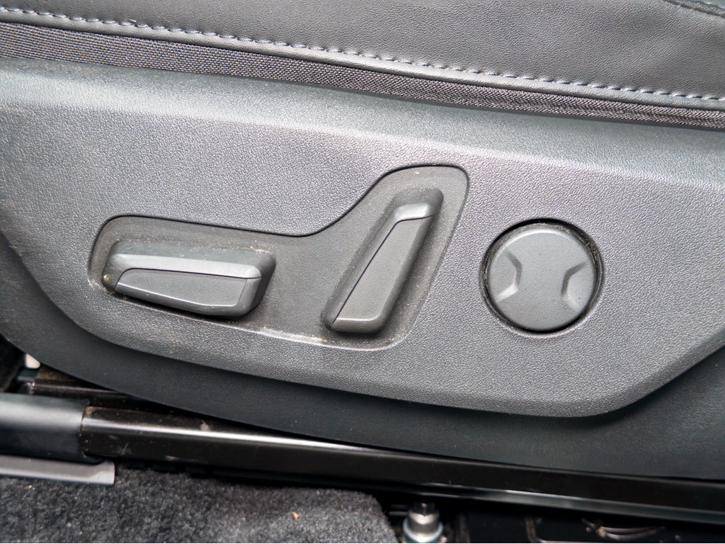 Used 2023 Kia Niro Wave w/ Wave Preserve Package FWD image 6