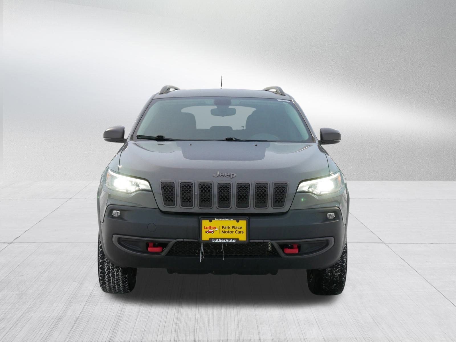 Used 2019 Jeep Cherokee Trailhawk w/ Cold Weather Group video 2