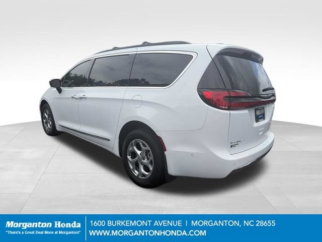 Used 2023 Chrysler Pacifica Limited w/ Uconnect Theater Family Group AWD/4WD image 5