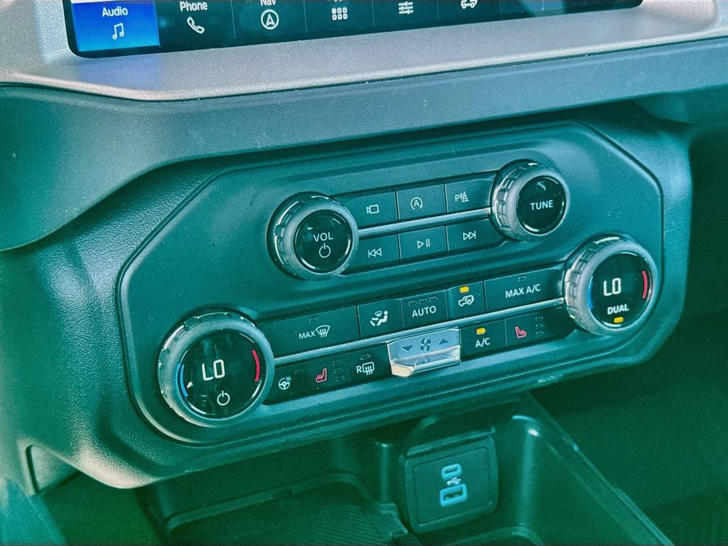 Used 2025 Ford Bronco Outer Banks AWD/4WD image 18