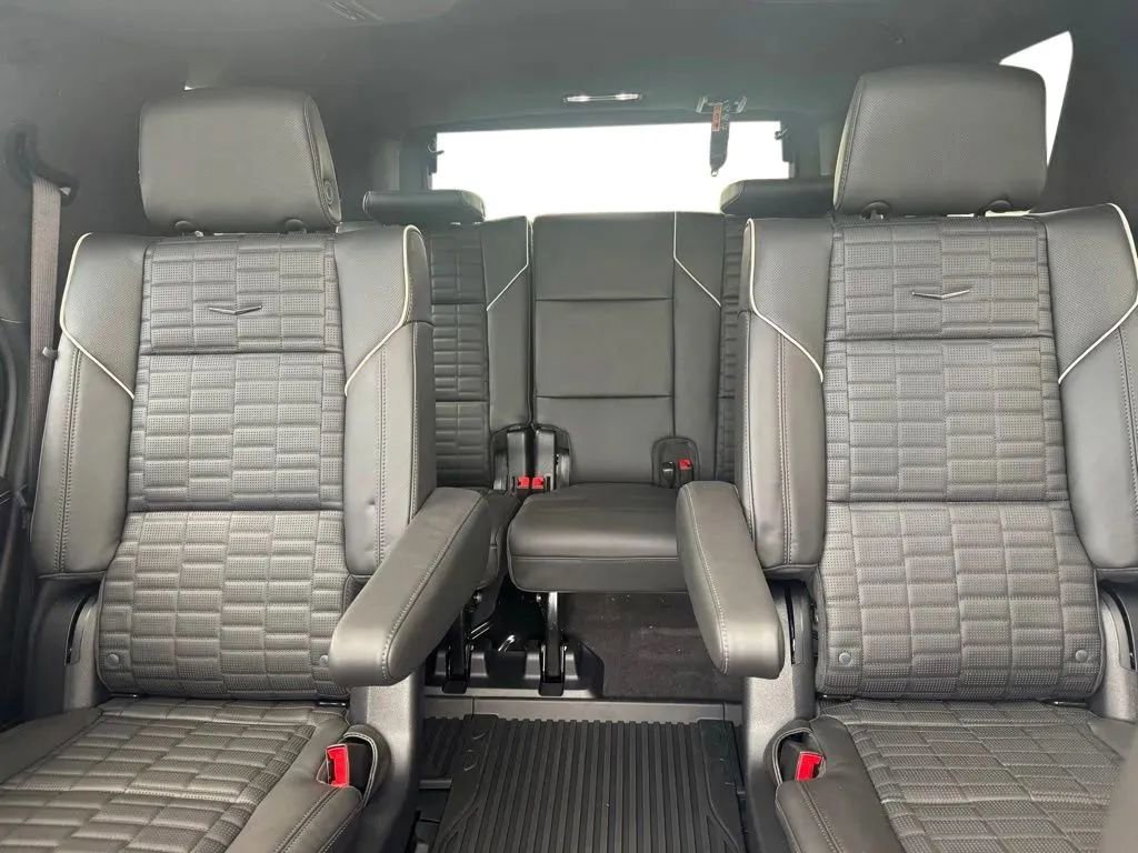 New 2026 Cadillac Escalade V w/ LPO, Floor Liner Package AWD/4WD image 19
