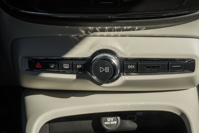New 2026 Volvo XC40 B5 Plus w/ Climate Package AWD/4WD image 25