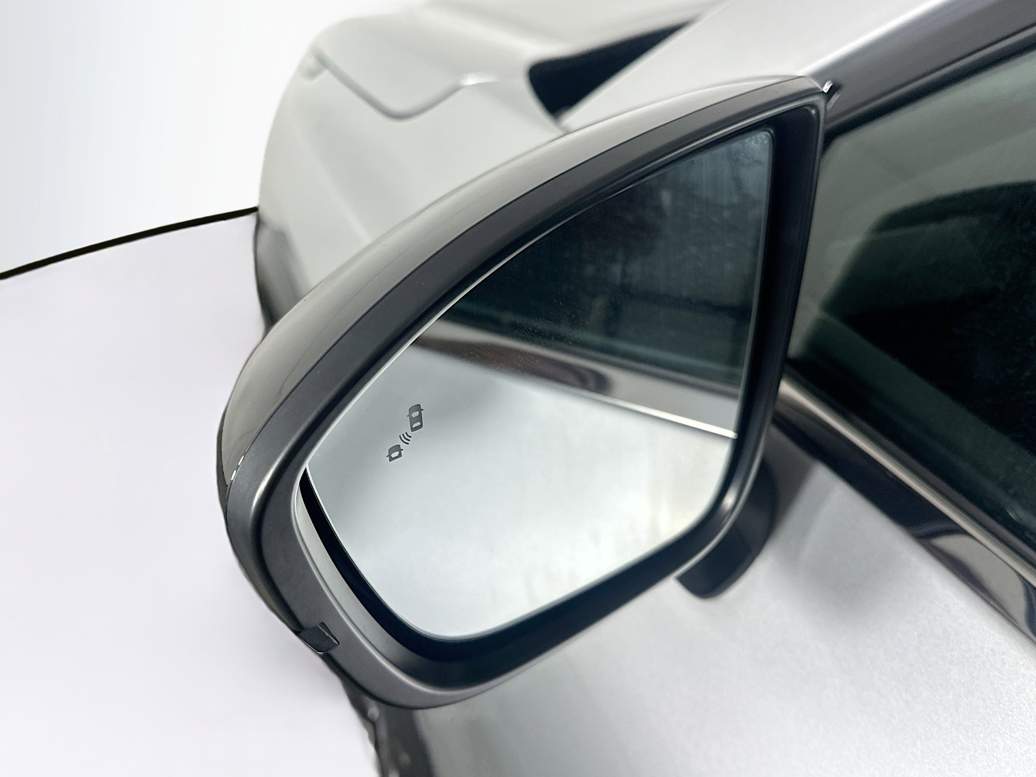 Used 2024 Nissan Pathfinder S image 16