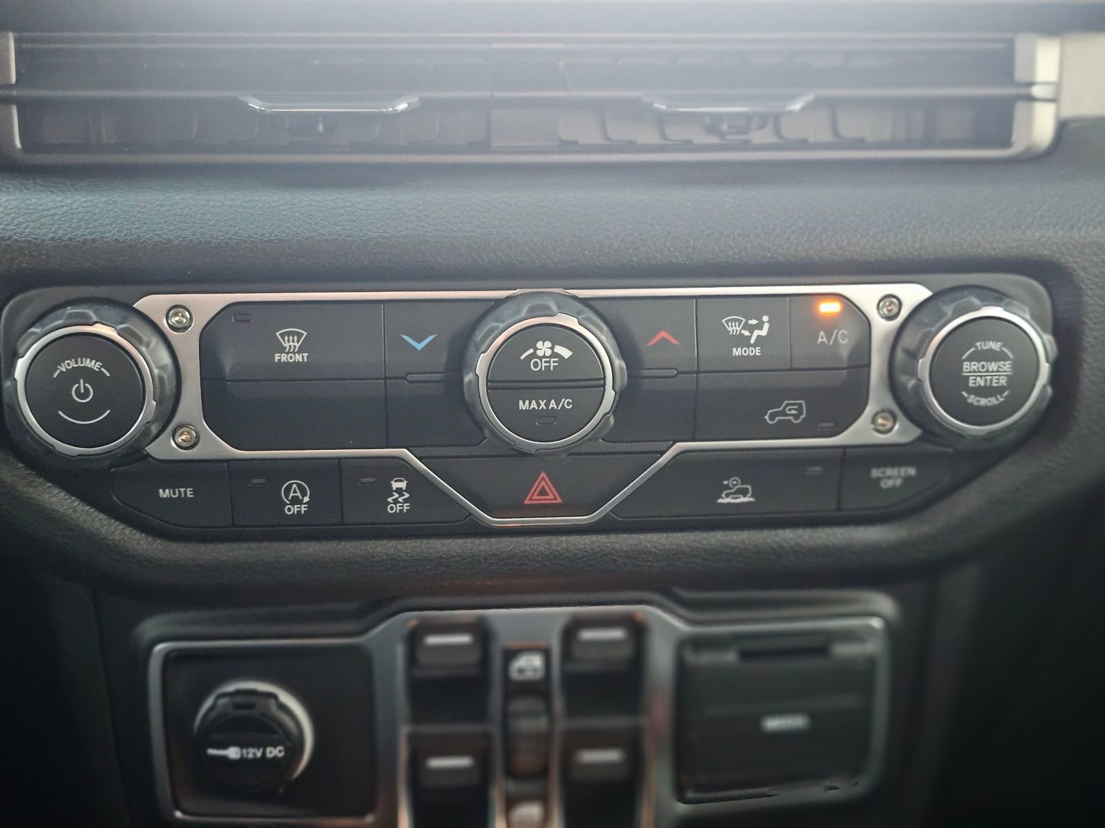 New 2026 Jeep Gladiator Sport image 13