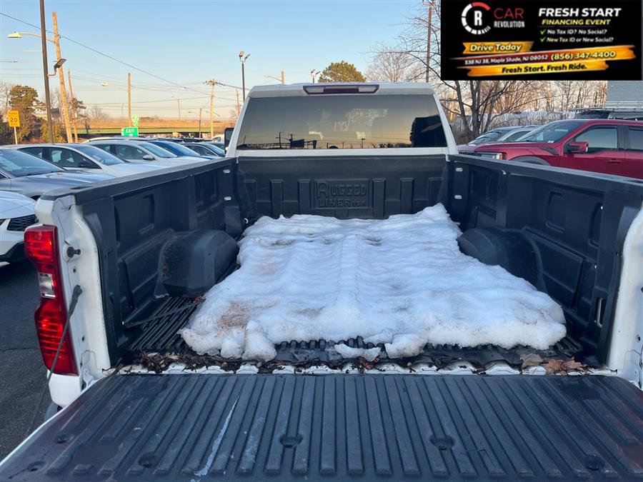 Used 2024 Chevrolet Silverado 2500 LT AWD/4WD image 3