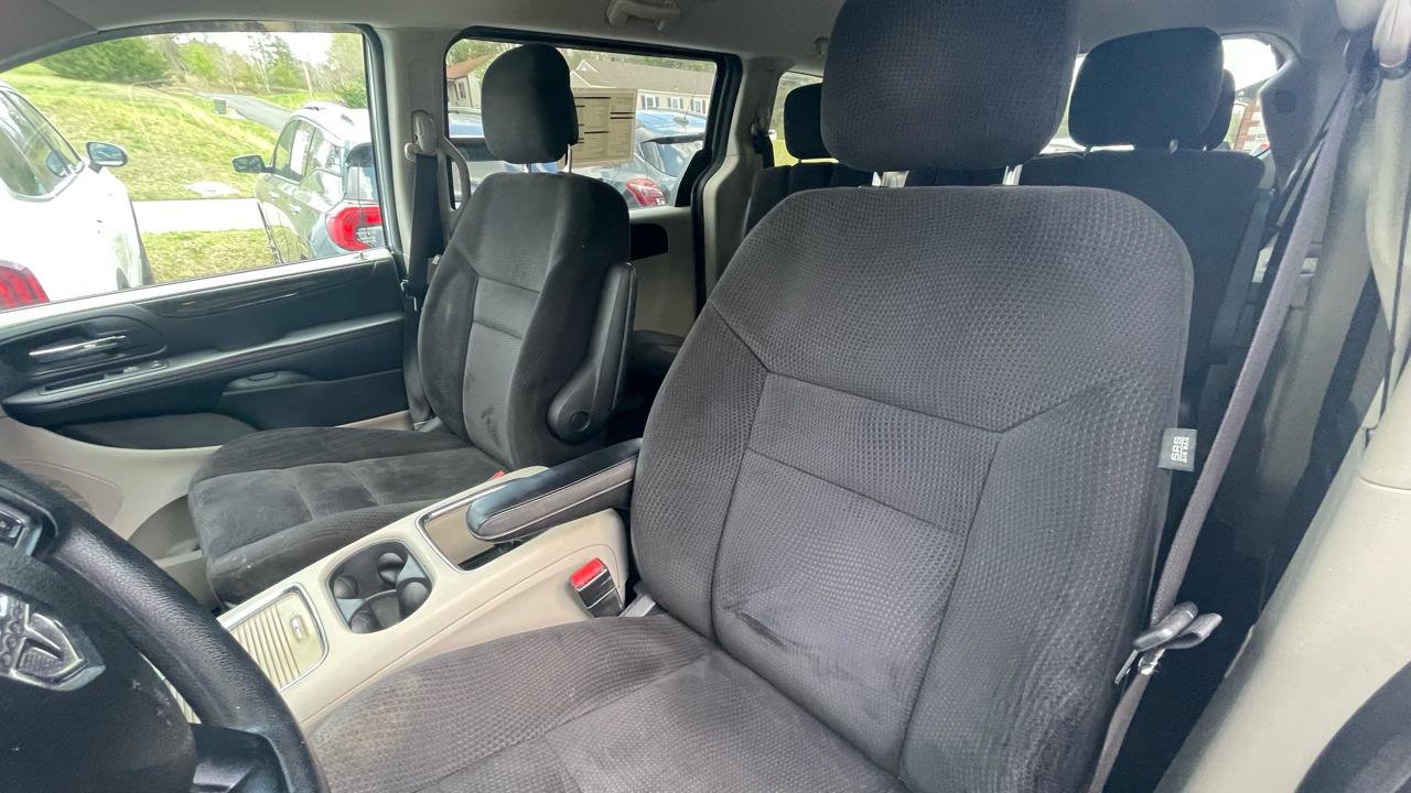 Used 2014 Dodge Grand Caravan SXT image 10