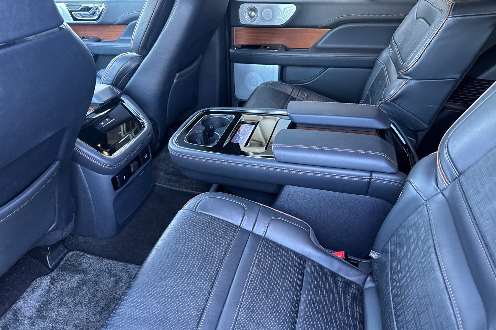 Certified 2024 Lincoln Navigator L Black Label AWD/4WD image 12